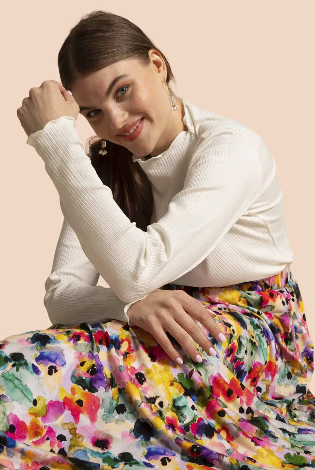 Naisten valkoinen pitkähihainen paita | modelheight:162, size:M