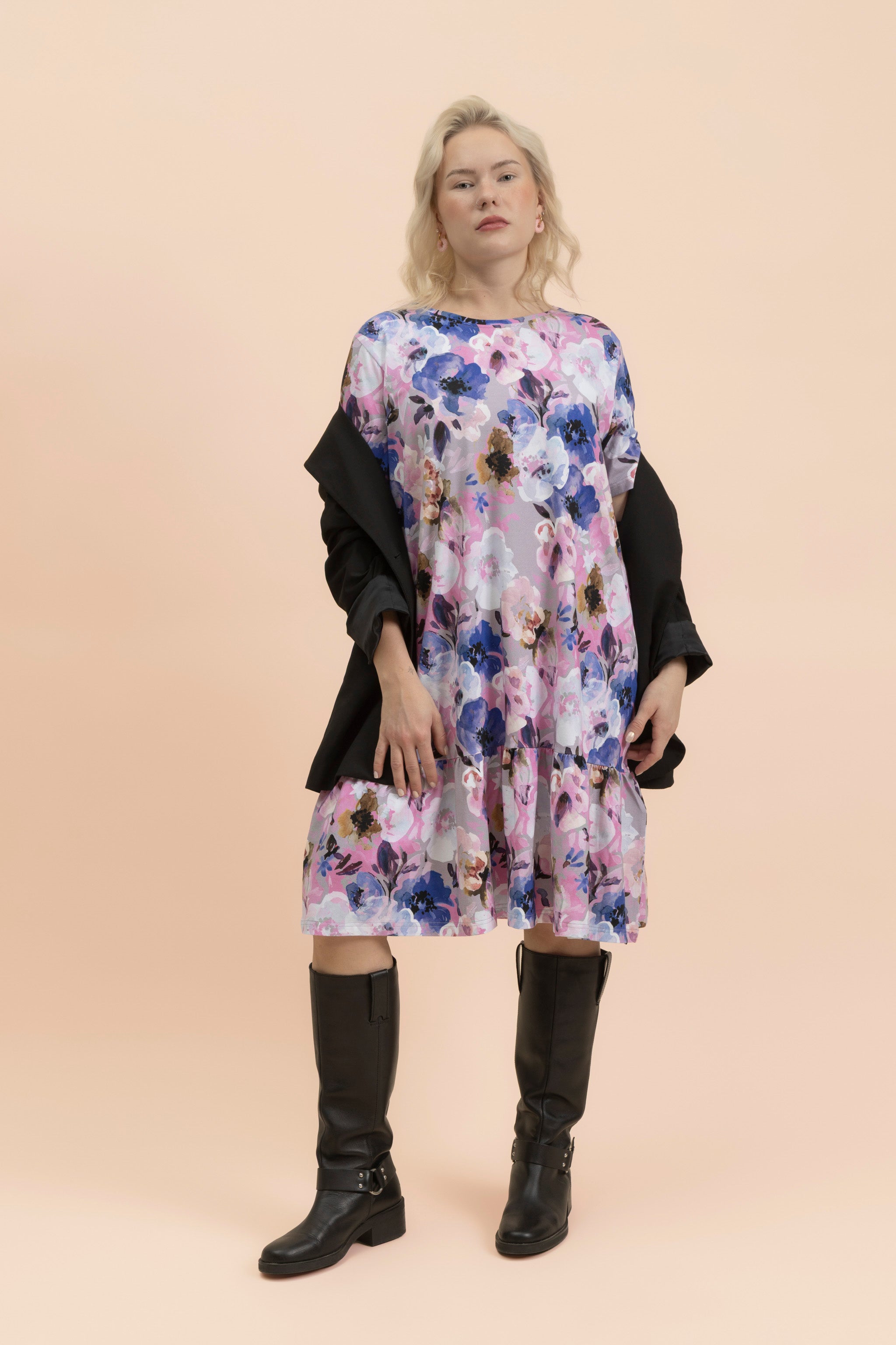 | modelheight:169, size:M