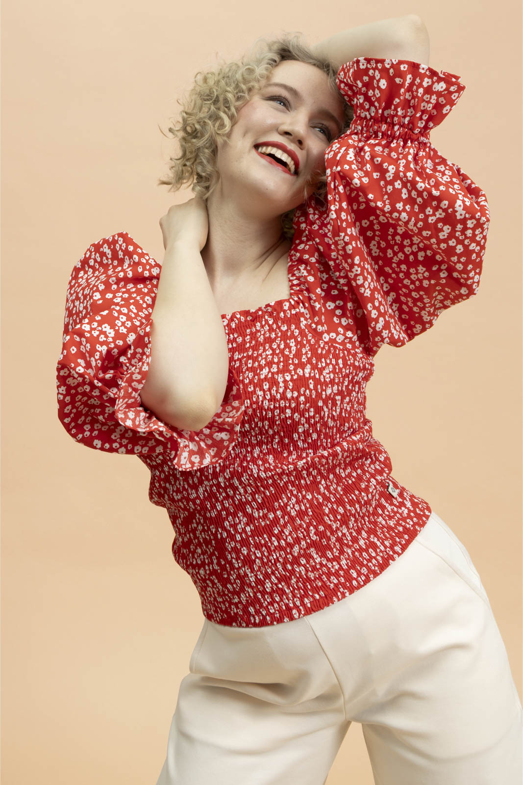 | modelheight:164, size:XS