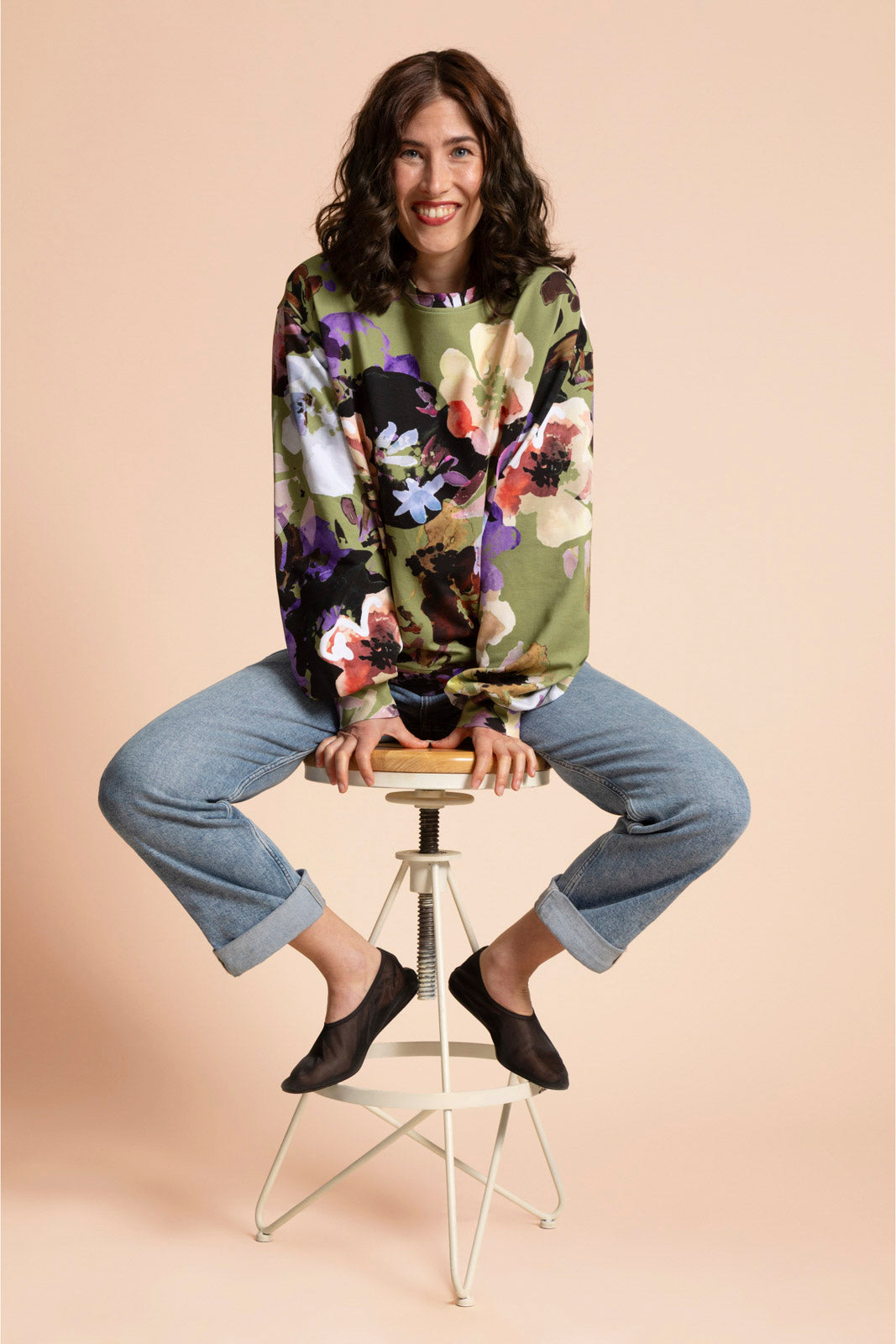 Naisten vihreä collagepaita kukkakuosilla