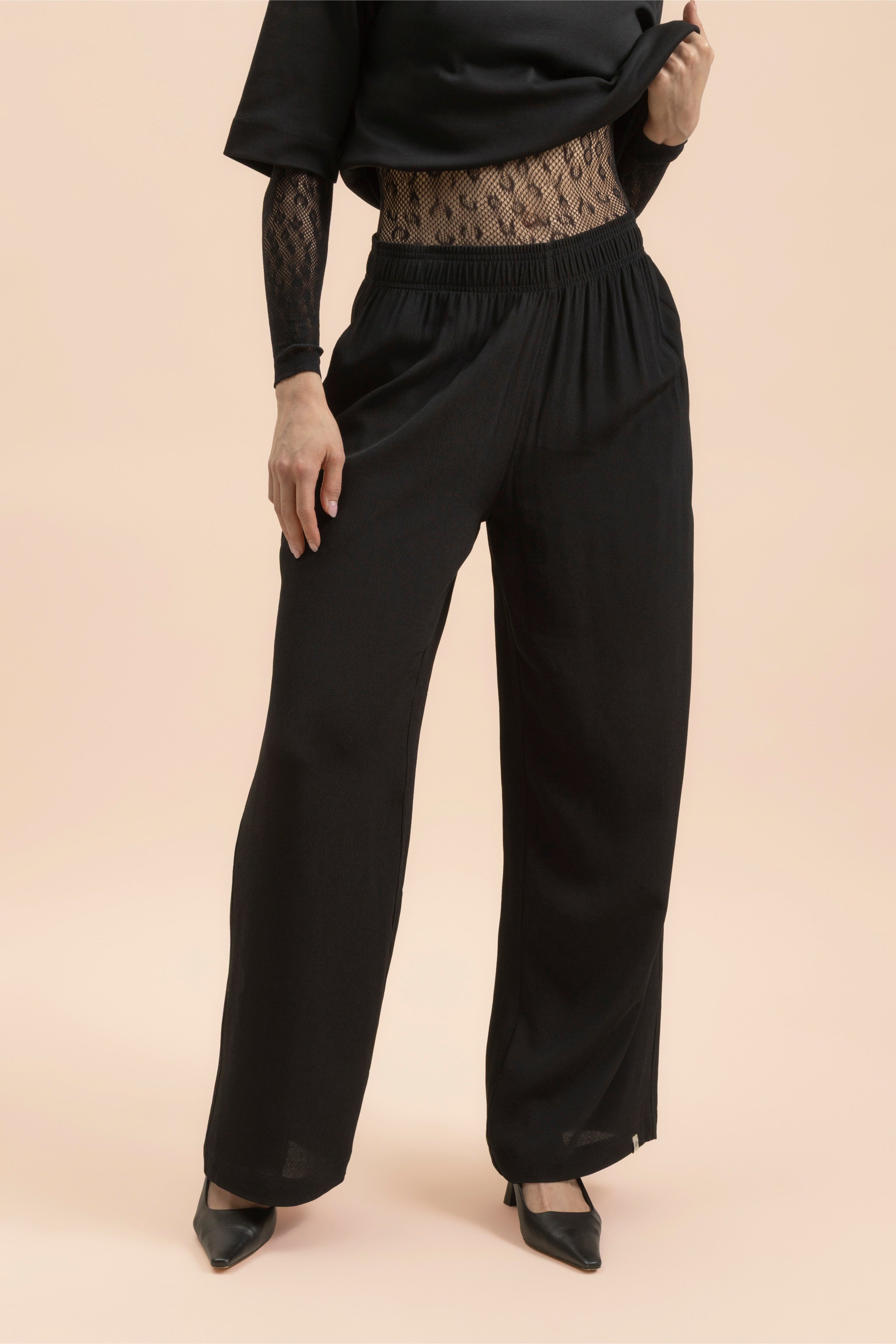| modelheight:172, size:XS