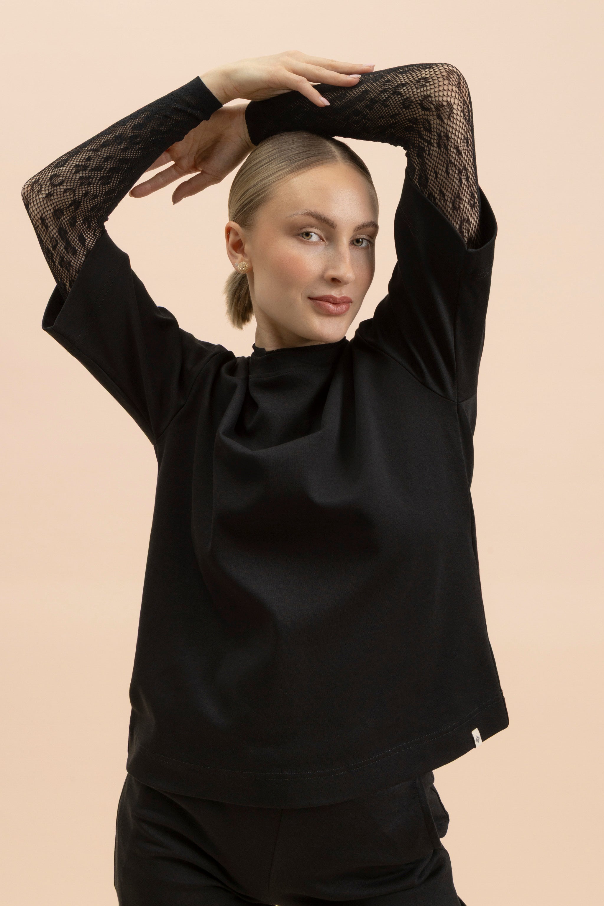 | modelheight:172, size:XS