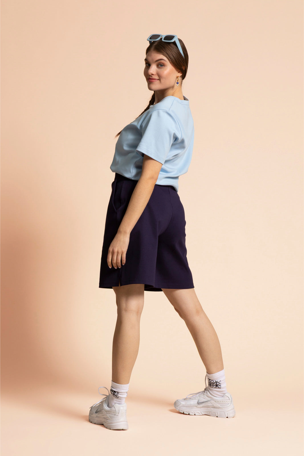 Naisten vaaleansininen t-paita | modelheight:162, size:M