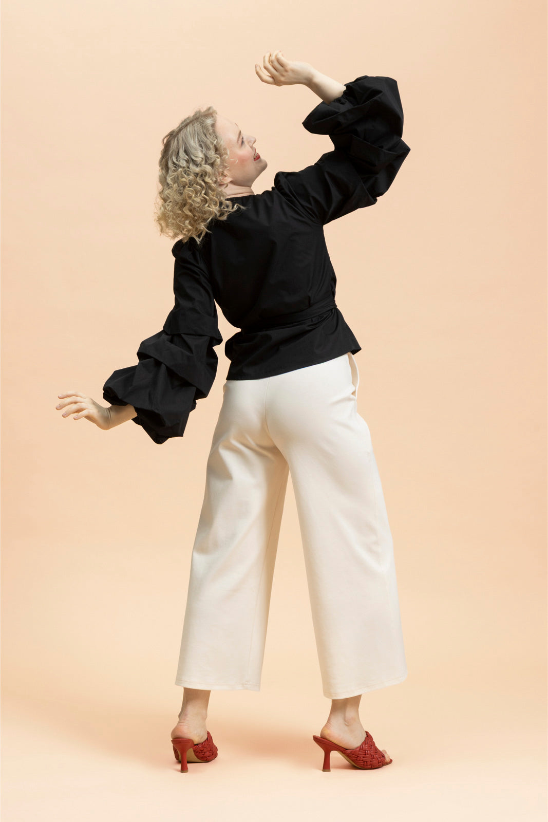 | modelheight:164, size:XS