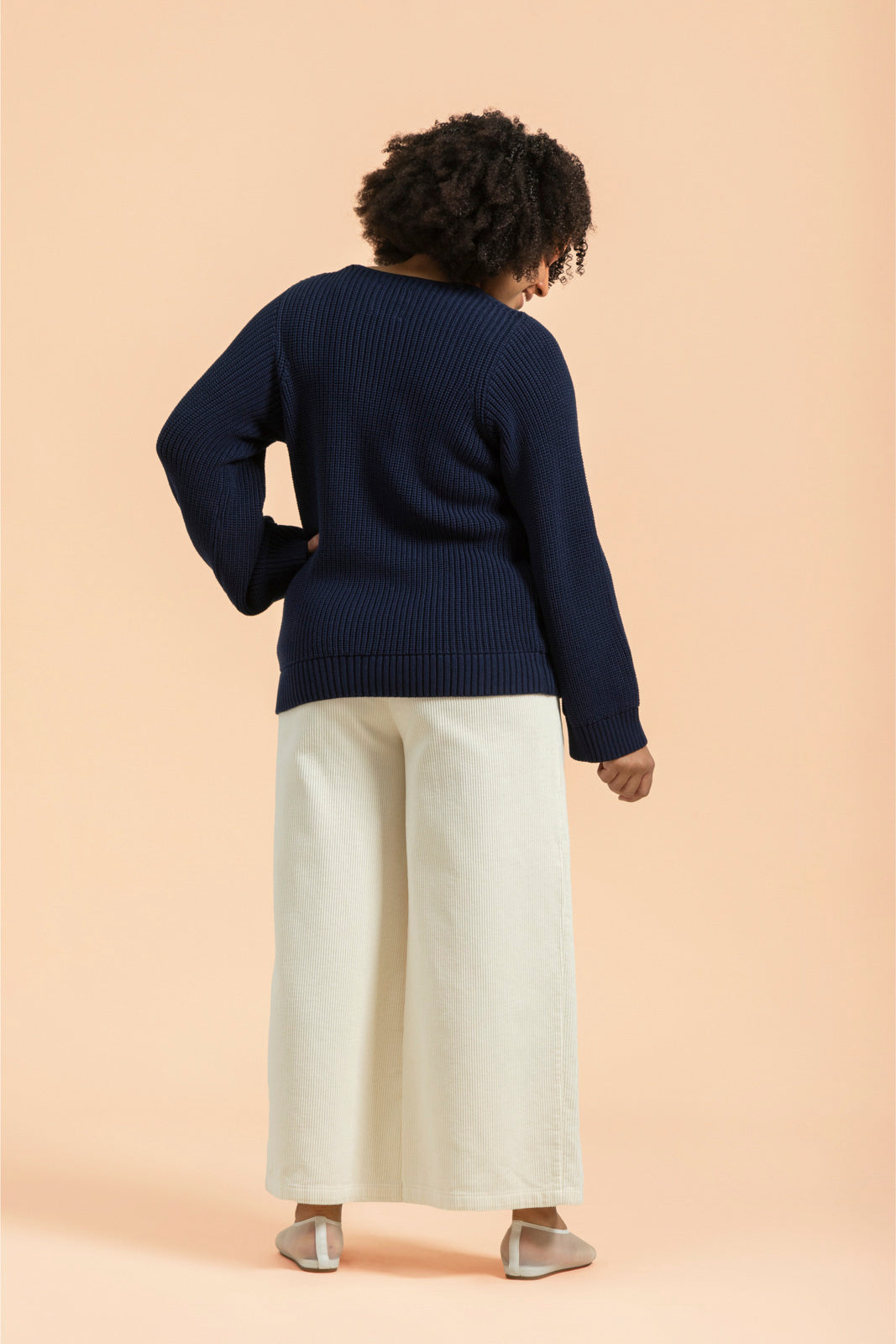 Naisten tummansininen puuvillaneule | modelheight:165, size:M