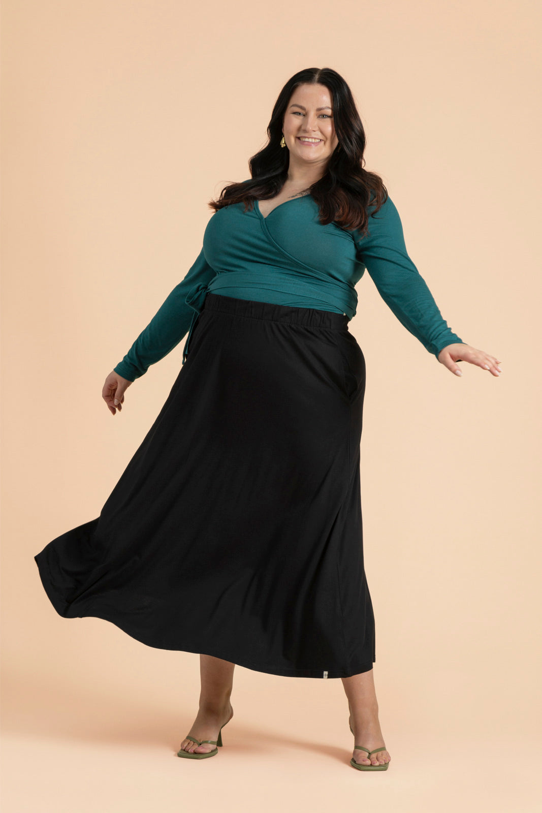 Naisten petroolin värinen kietaisupaita | modelheight:170, size:XL