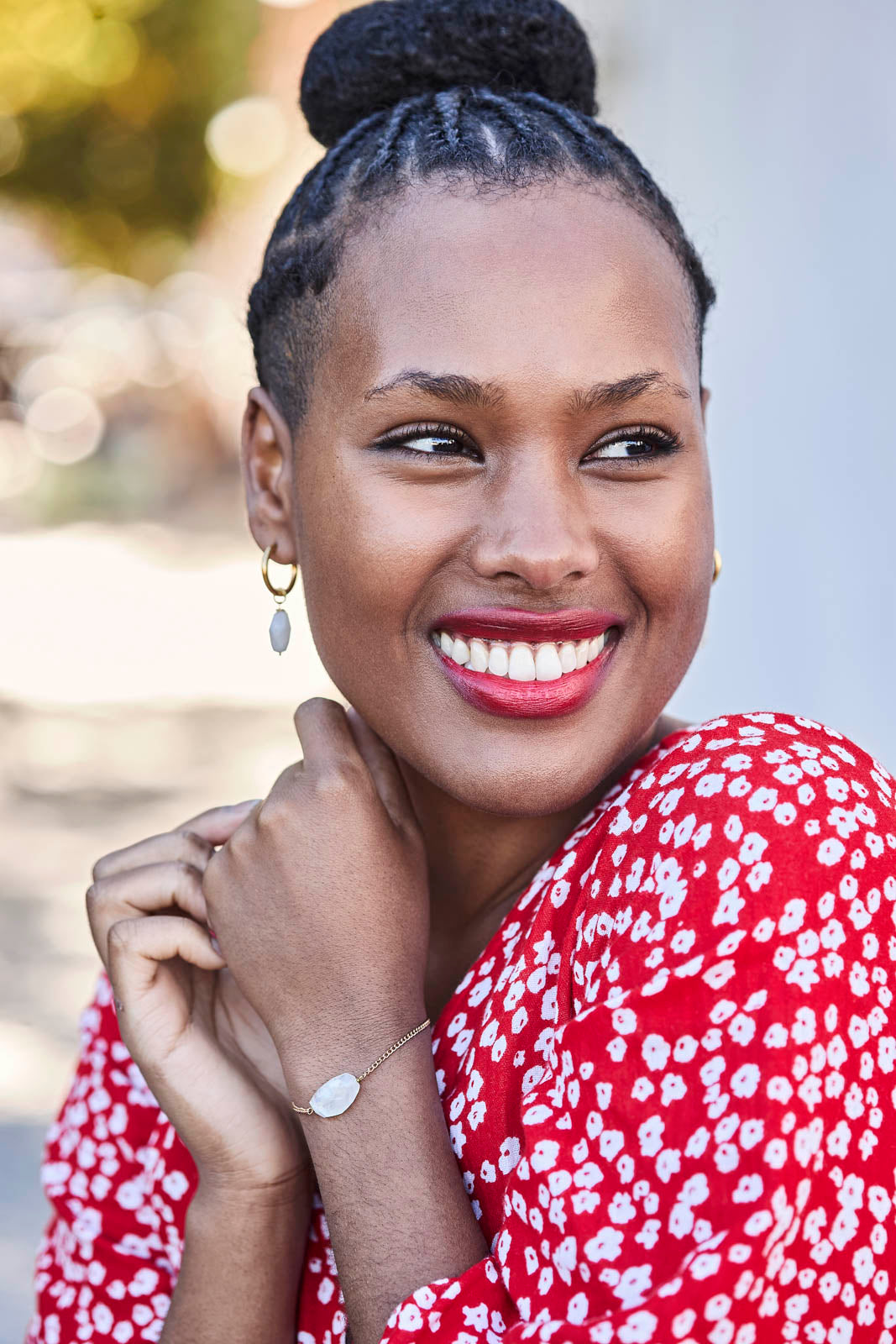 Nepalissa käsintehdyt naistenkorvakorut