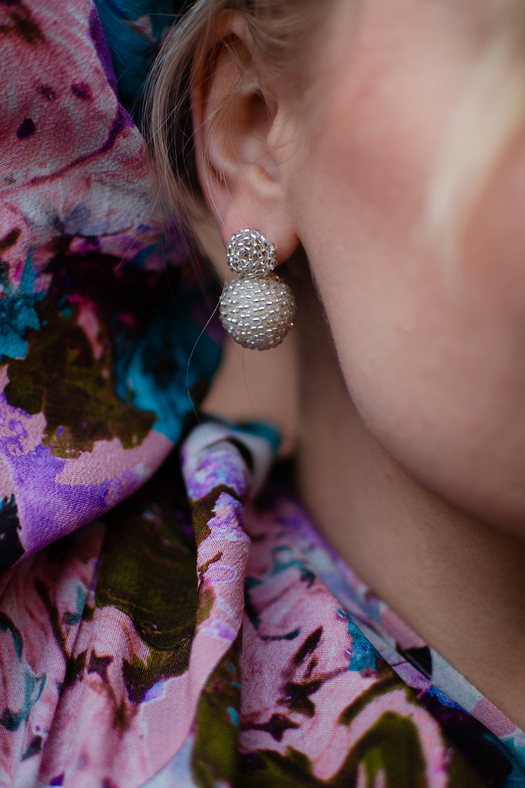 Nepalissa käsintehdyt naisten helmikorvakorut