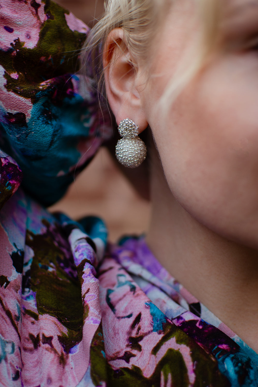 Nepalissa käsintehdyt naisten helmikorvakorut