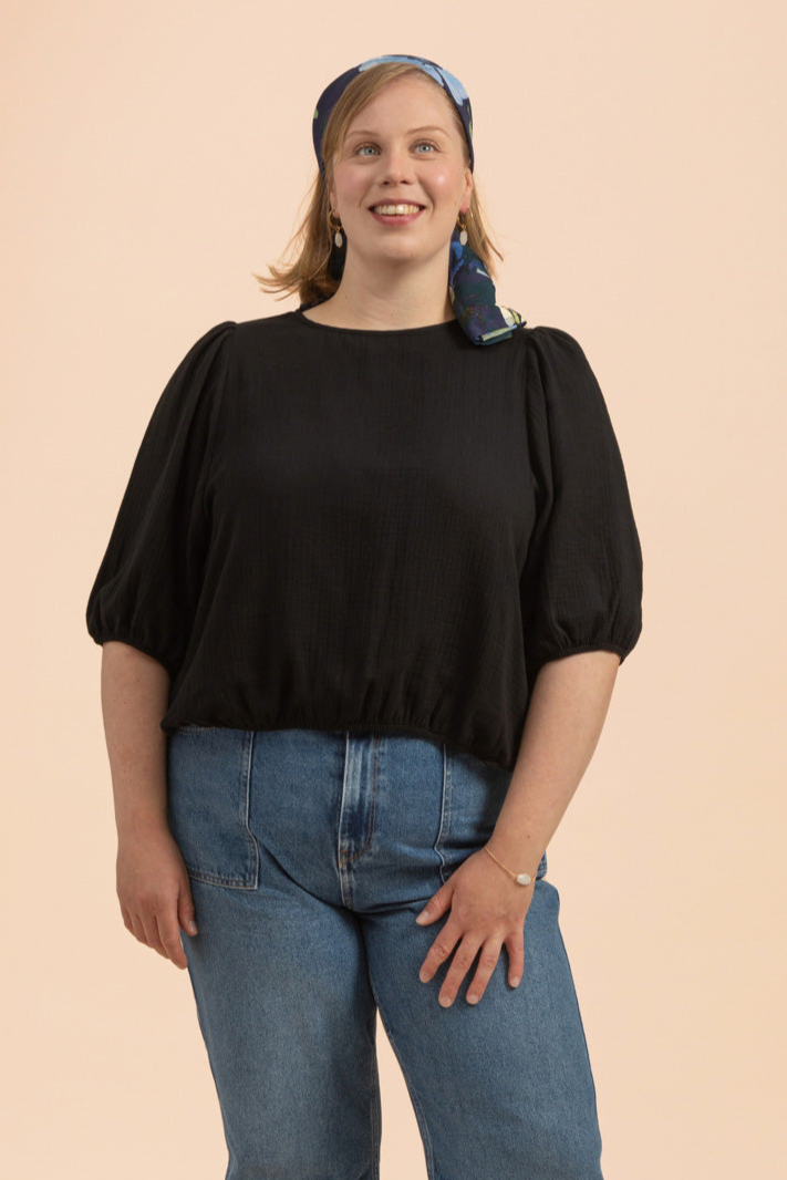 Naisten musta puuvillapaita