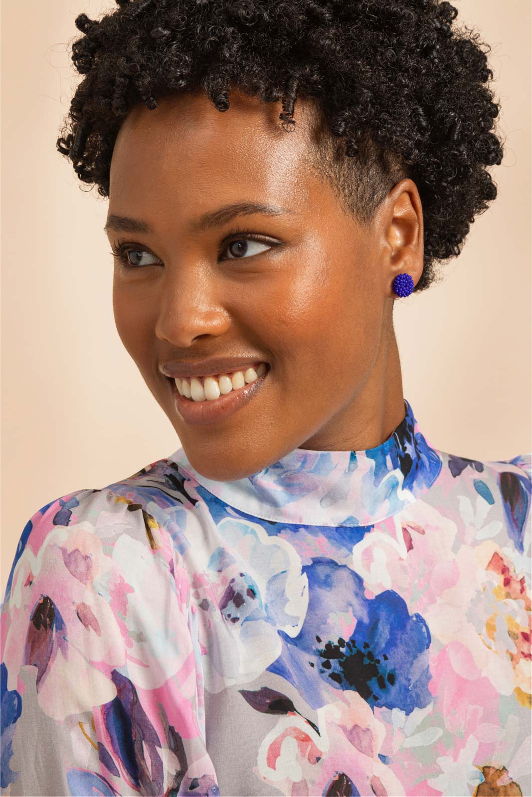 Nepalissa käsintehdyt naisten helmikorvakorut