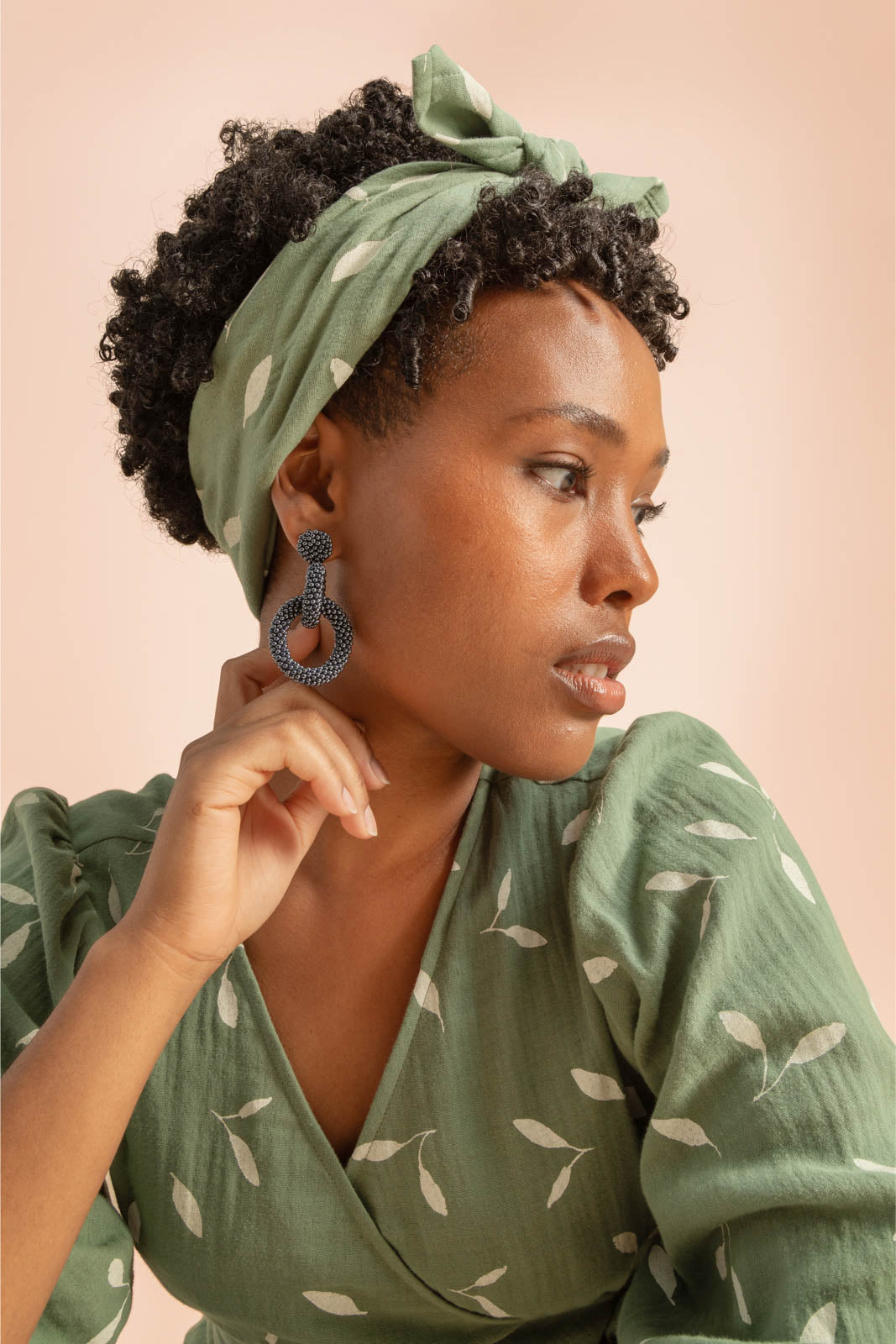 Nepalissa käsintehdyt naisten helmikorvakorut