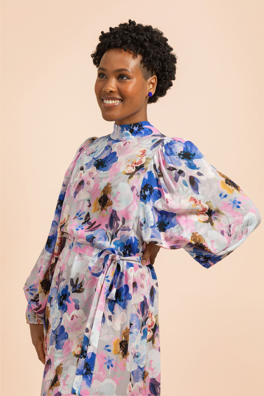 Nepalissa käsintehdyt naisten helmikorvakorut