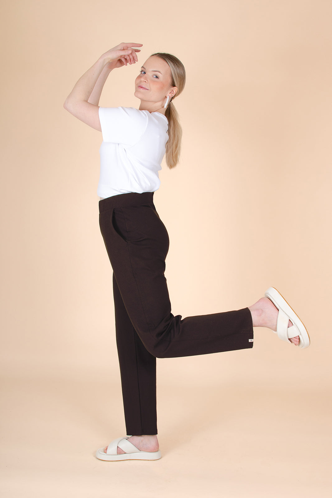 Naisten ruskeat siistit housut