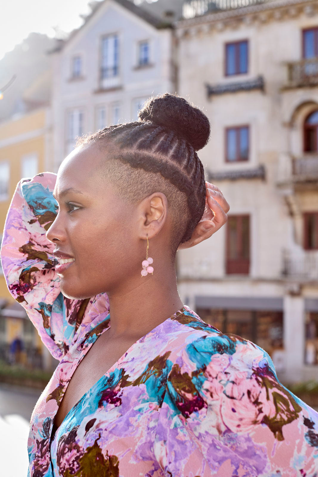 Nepalissa käsintehdyt messinkiset naistenkorvakorut