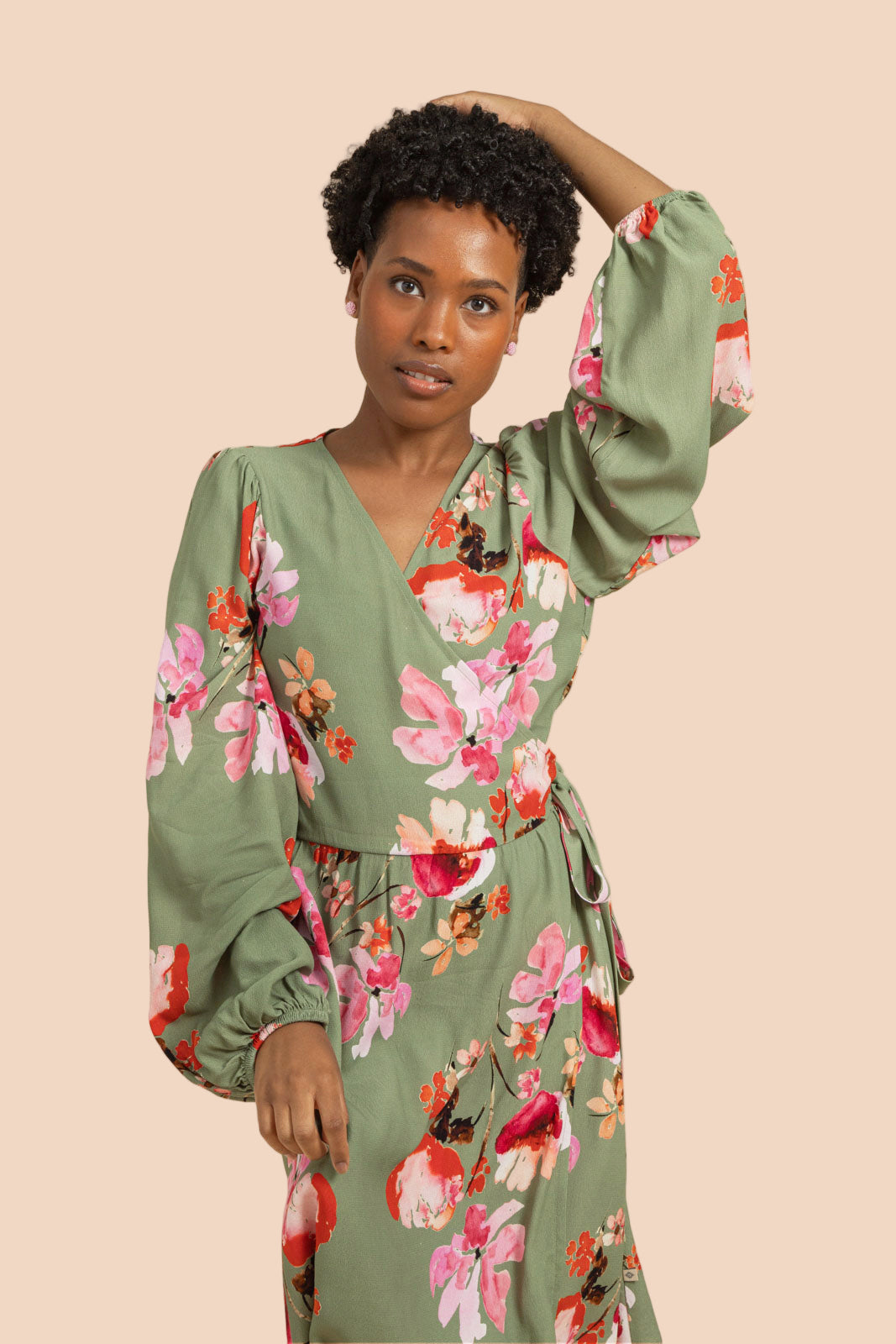 Naisten vihreä kreppiviskoosi kietaisumekko kukkakuosilla