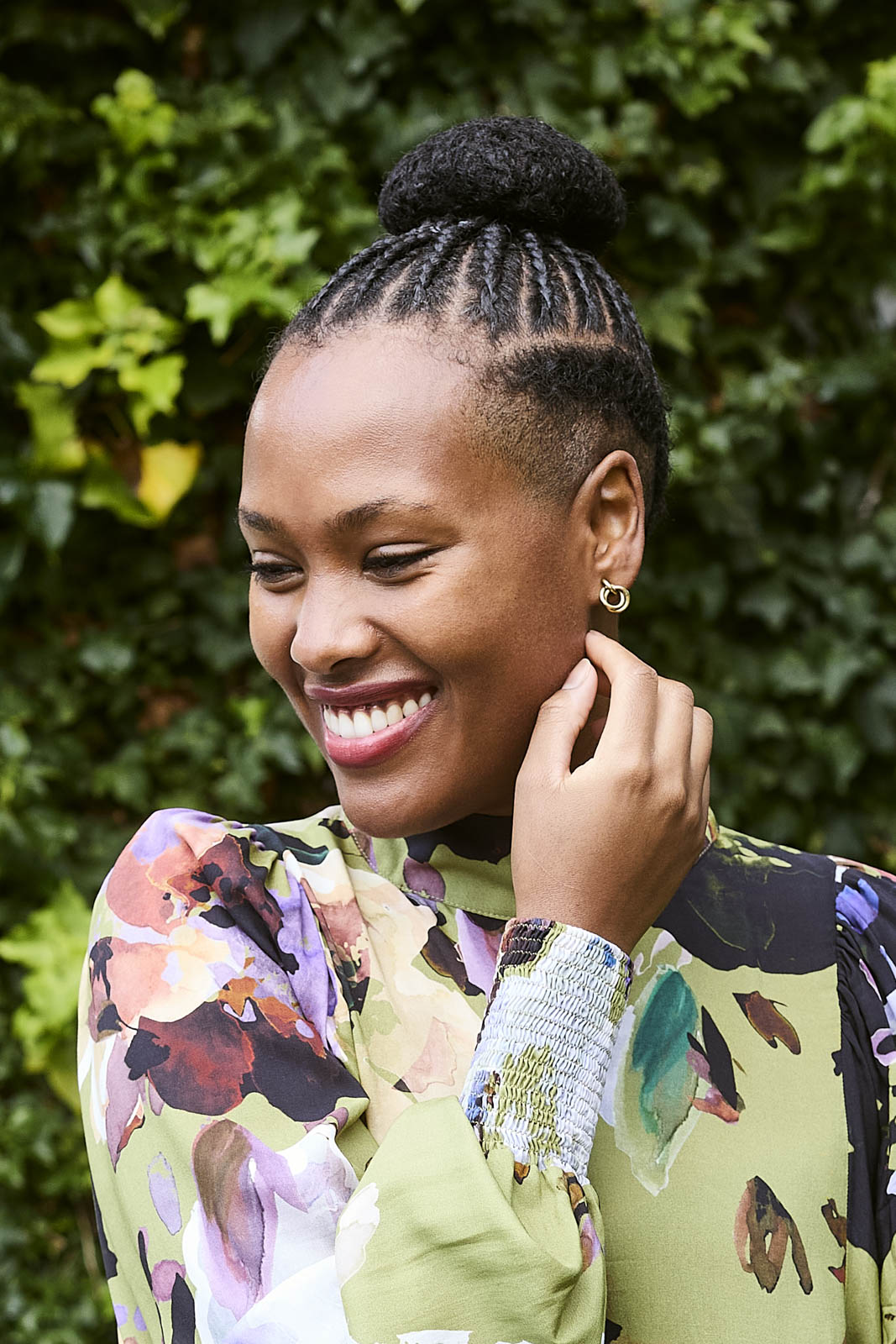 Nepalissa käsintehdyt messinkiset naistenkorvakorut