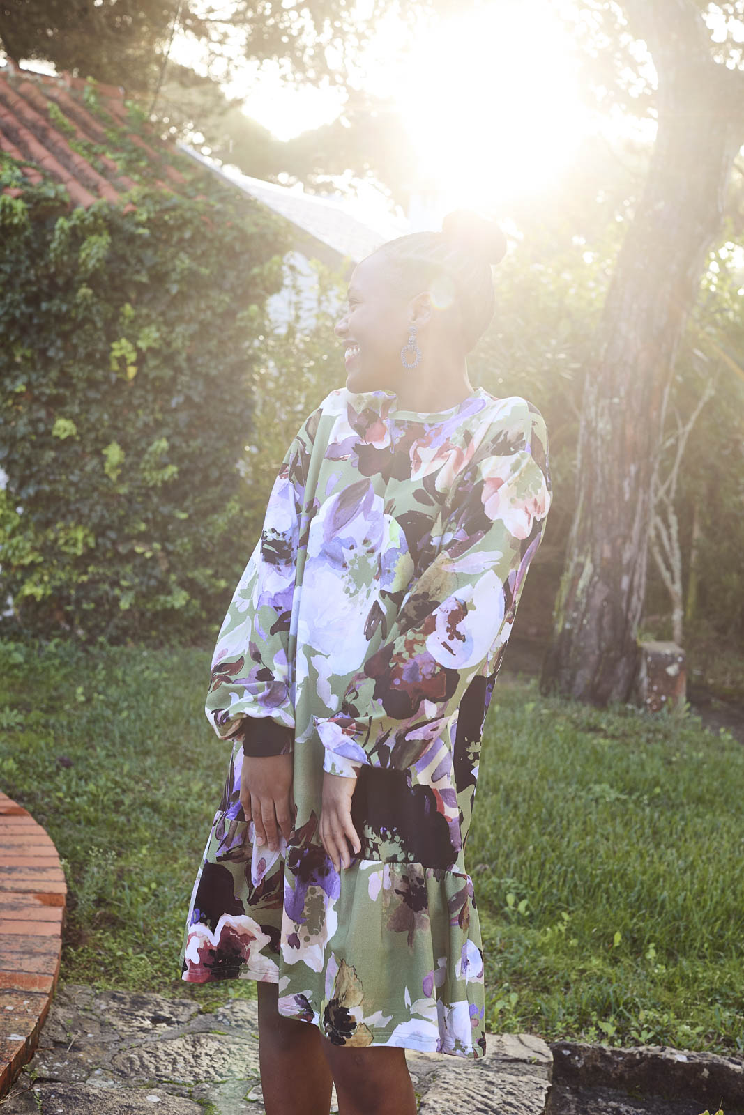 Naisten vihreä puuvillamekko kukkakuviolla