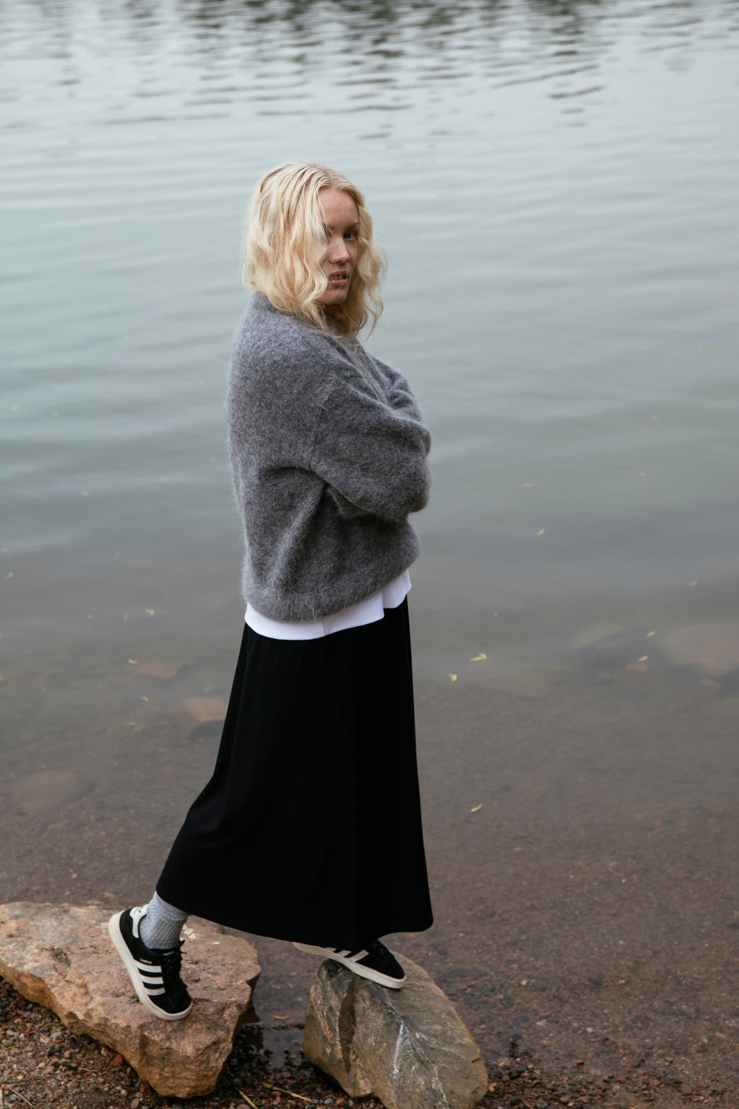 Naisten musta hame | modelheight:165, size:XS