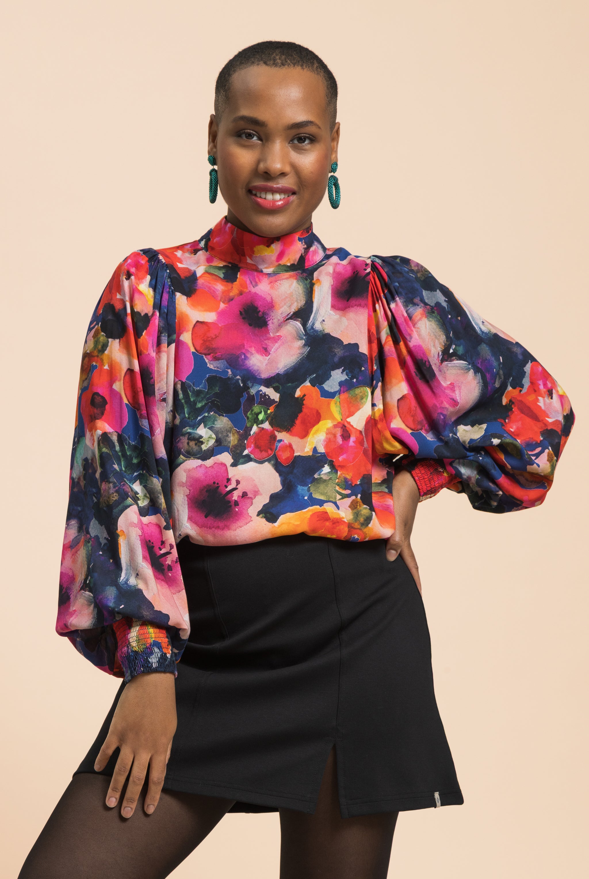 | modelheight:158, size:XS
