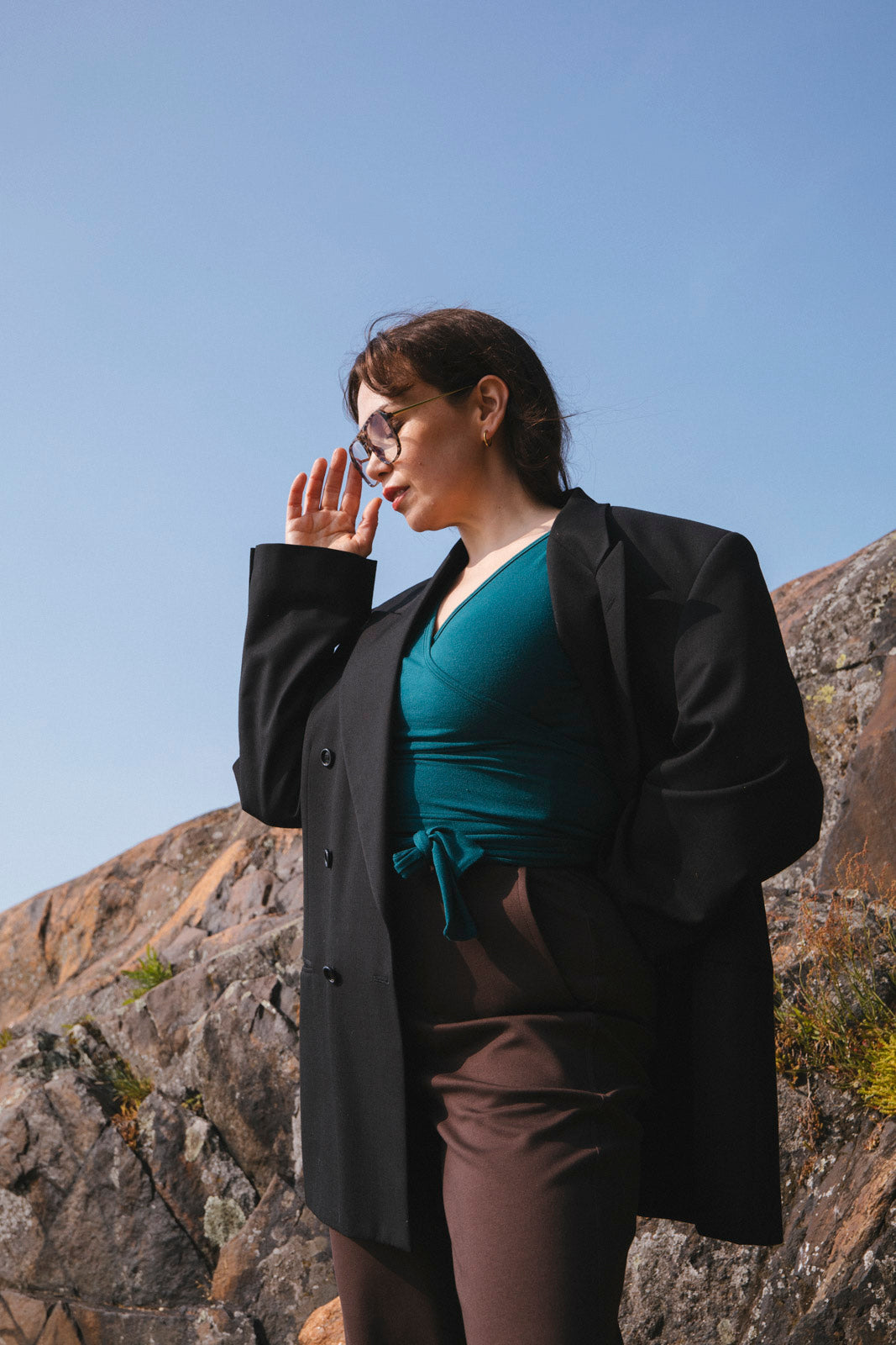 Naisten petroolin värinen kietaisupaita | modelheight:166, size:M