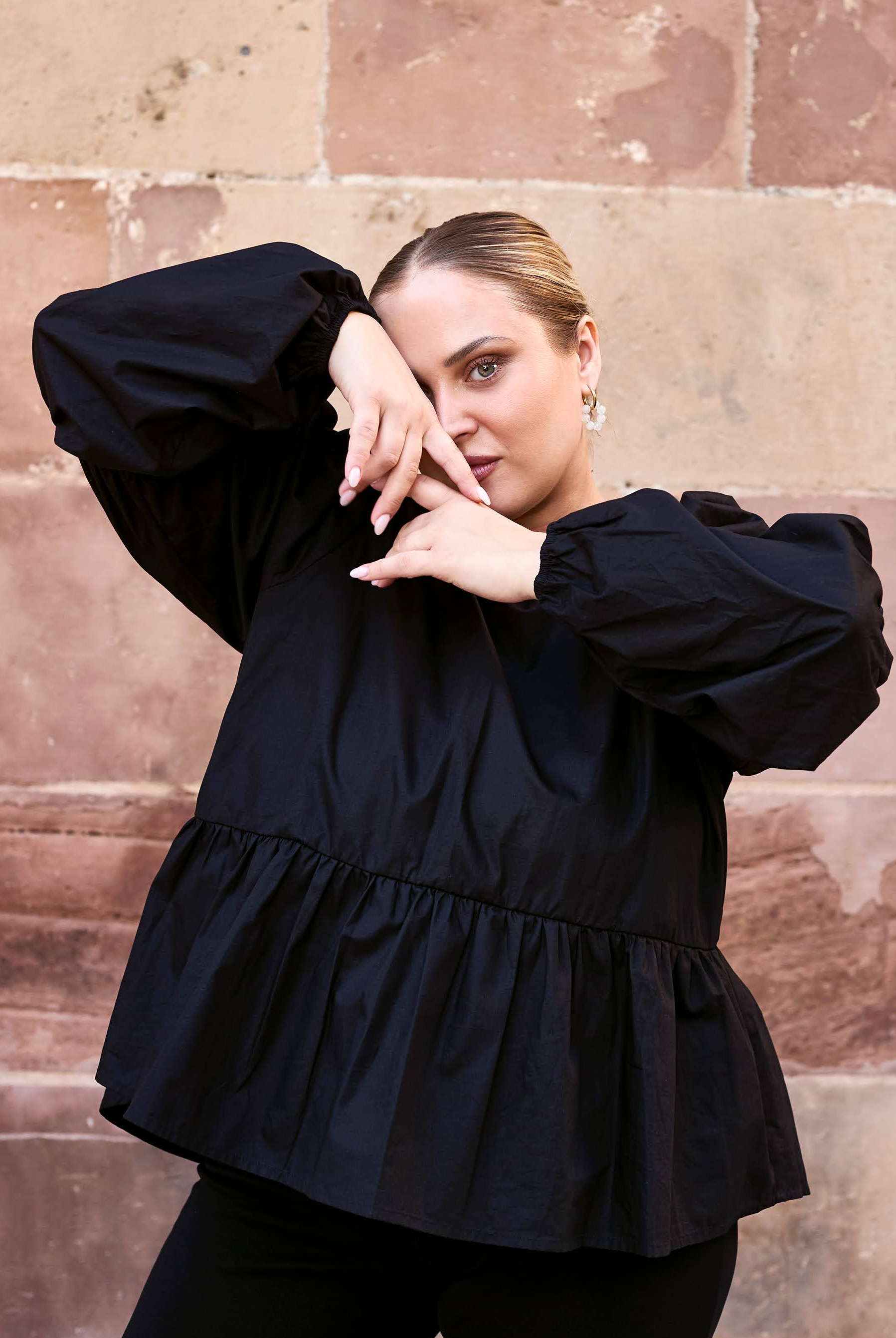 | modelheight:160, size:XL