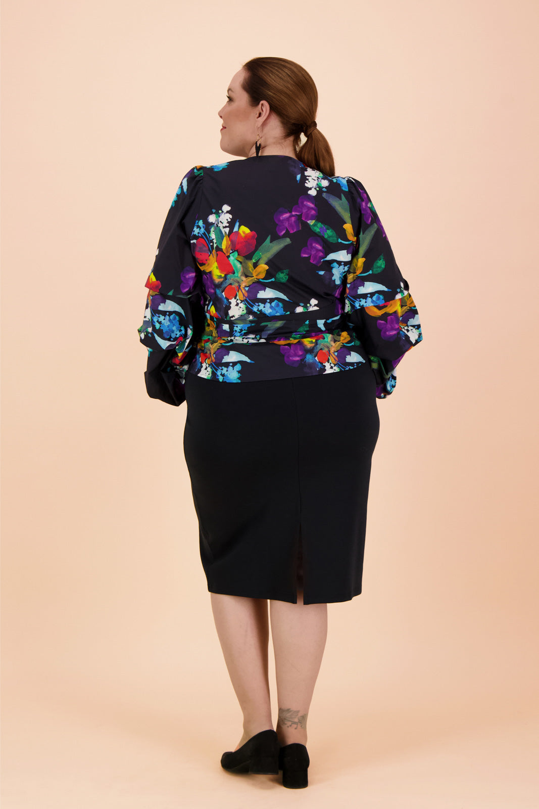 Naisten musta kynähame