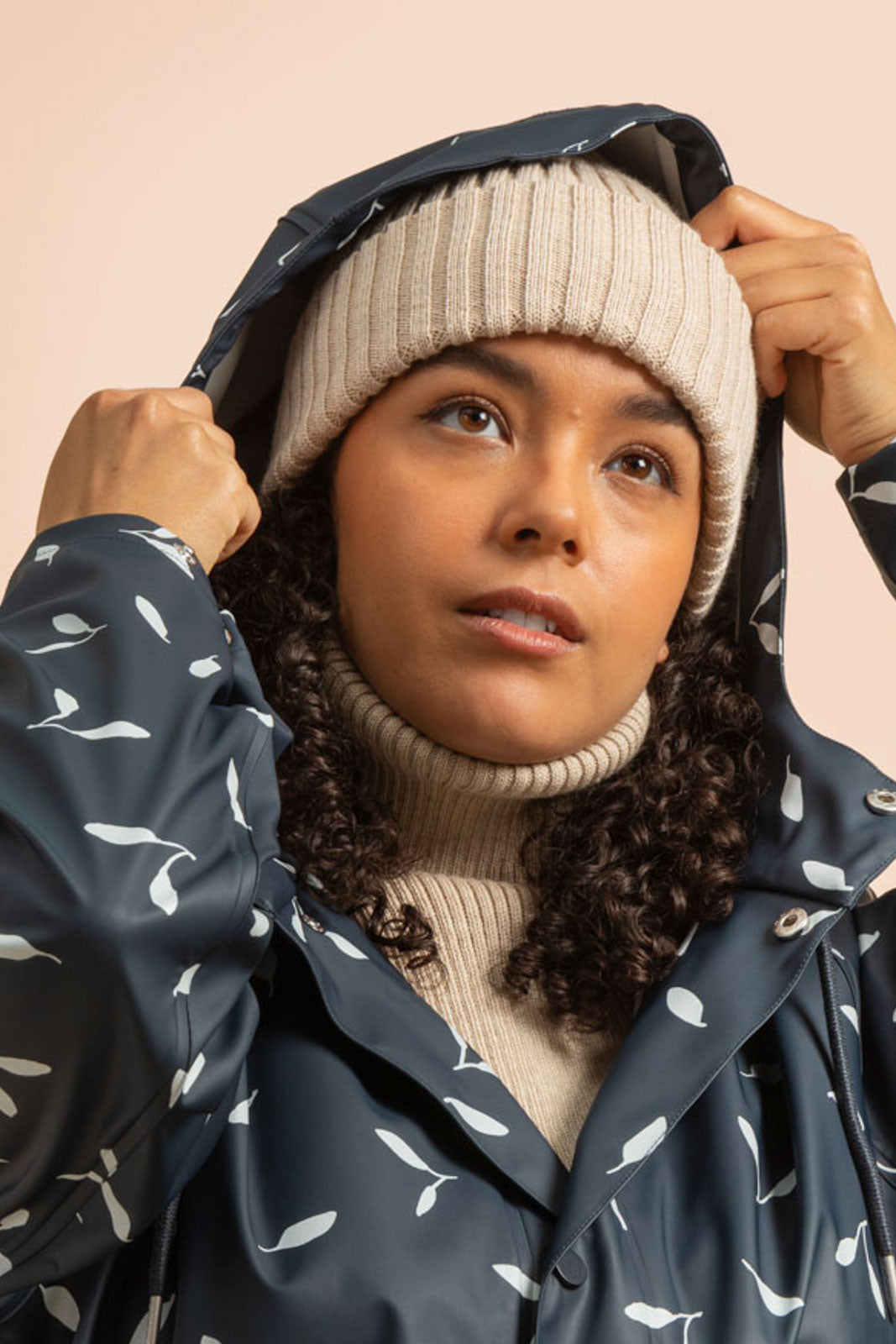 Naisten beige merinovillainen kauluri