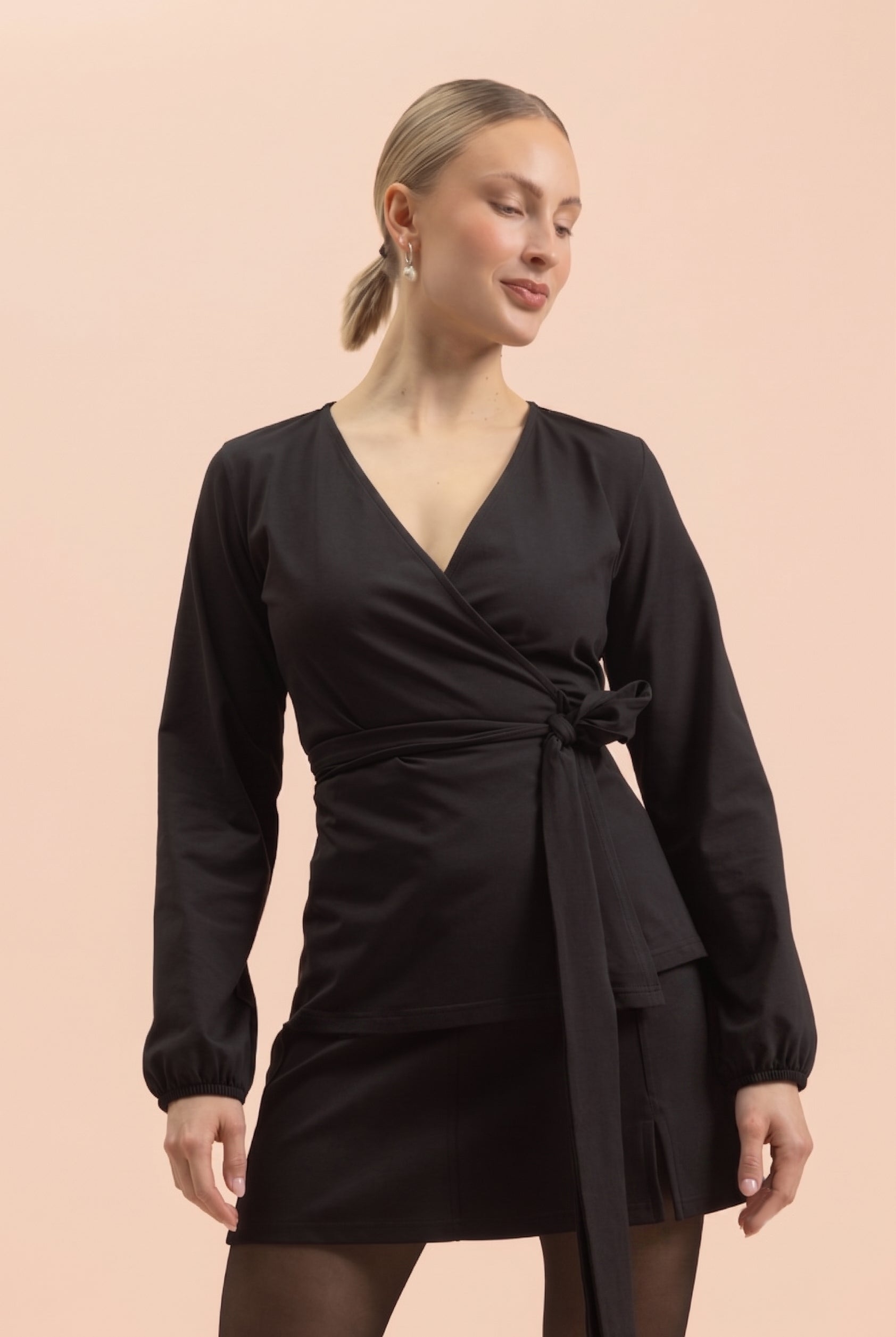 | modelheight:172, size:XS