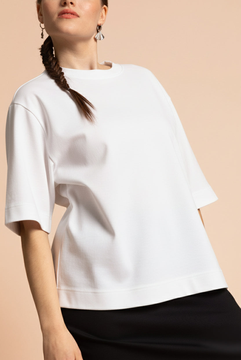 naisten valkoinen oversized t-paita