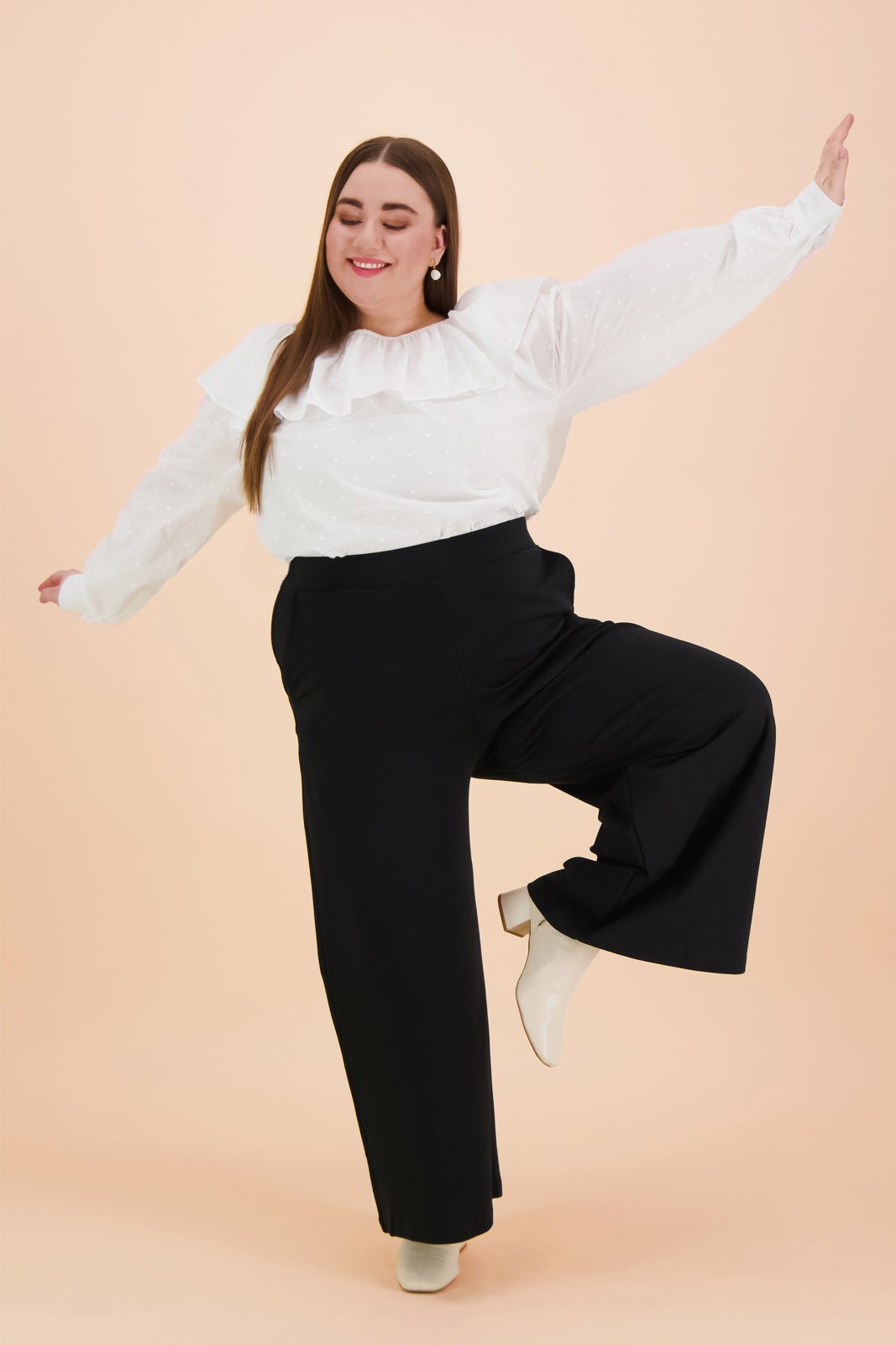 Naisten mustat culottes-housut