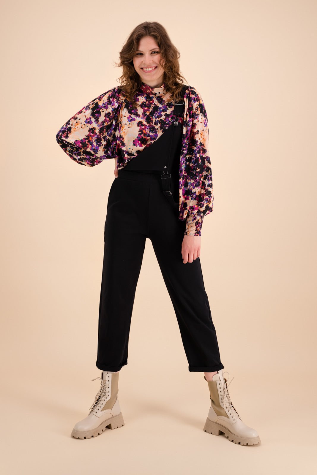 Naisten mustat lappuhaalarit