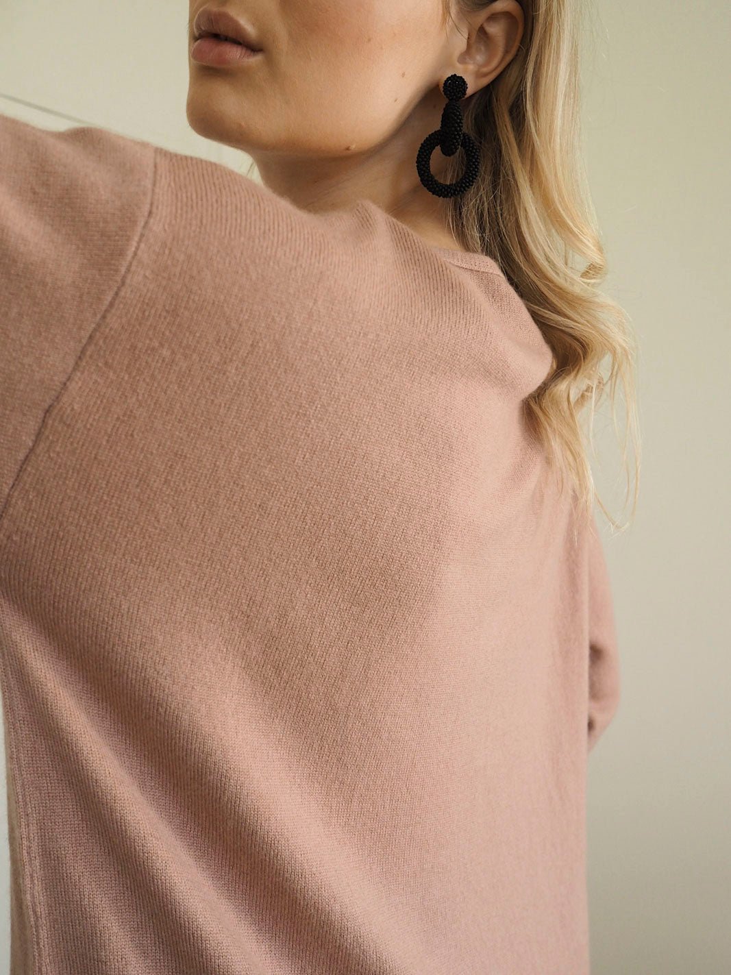 Nepalissa käsintehdyt naisten helmikorvakorut