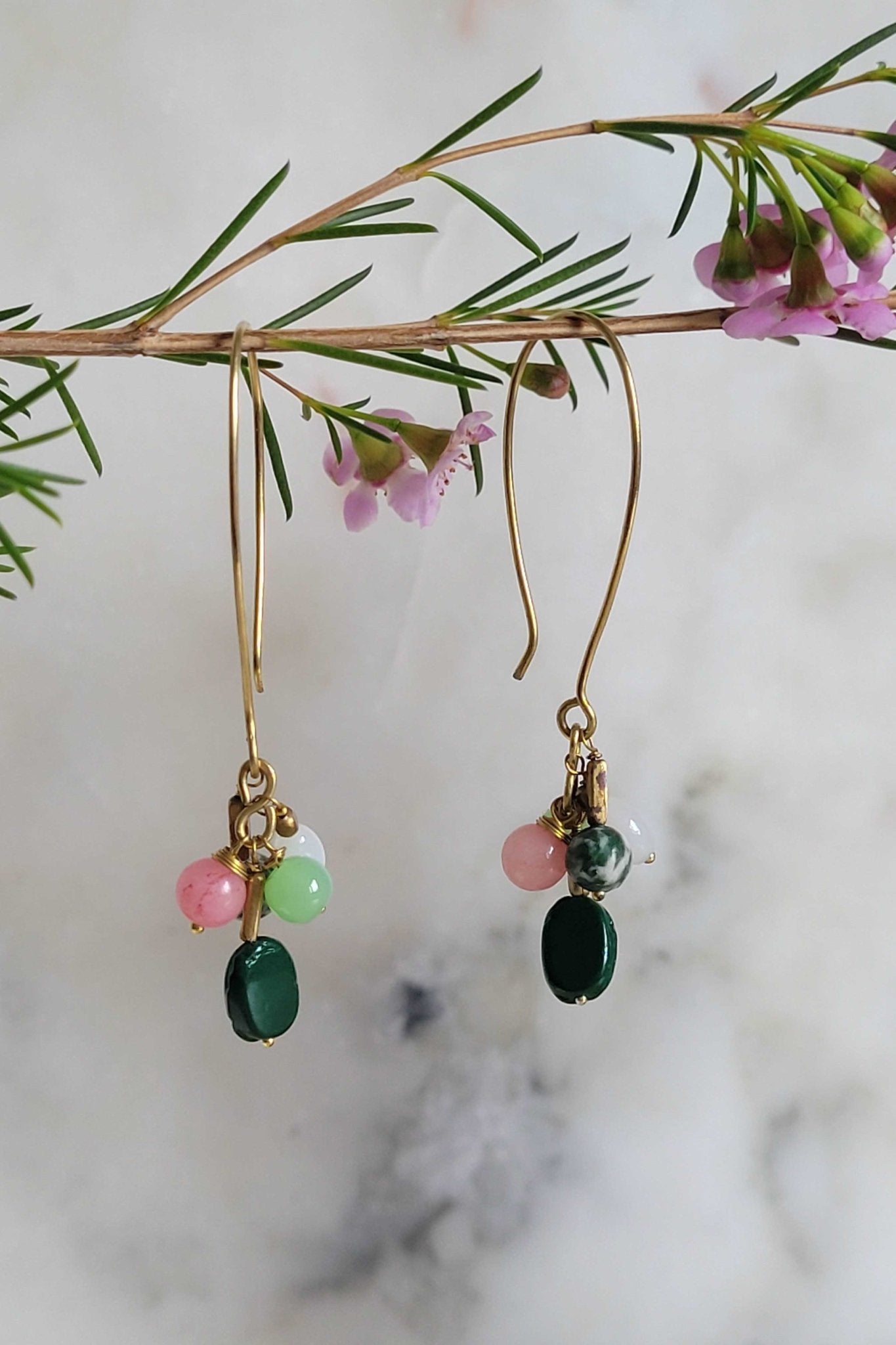 Nepalissa käsintehdyt messinkiset naisten korvakorut