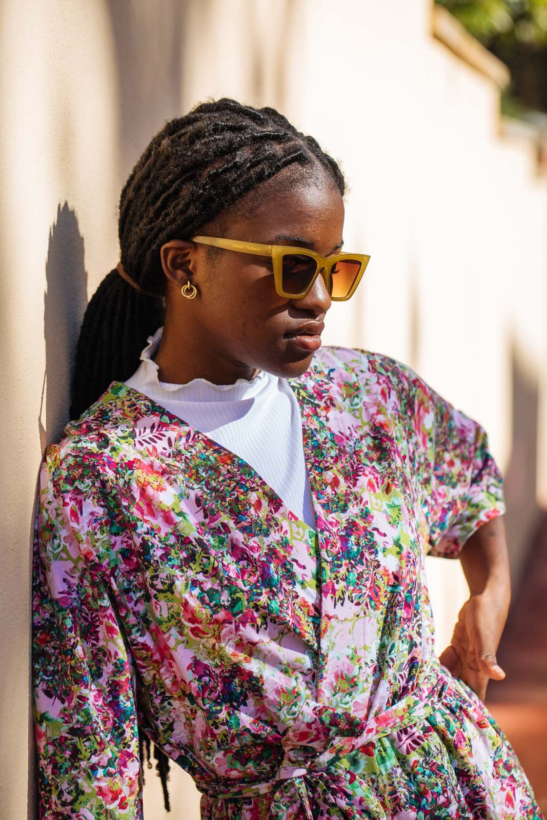 Naisten värikäs puuvillatakki kukkakuviolla | modelheight:168, size:XS