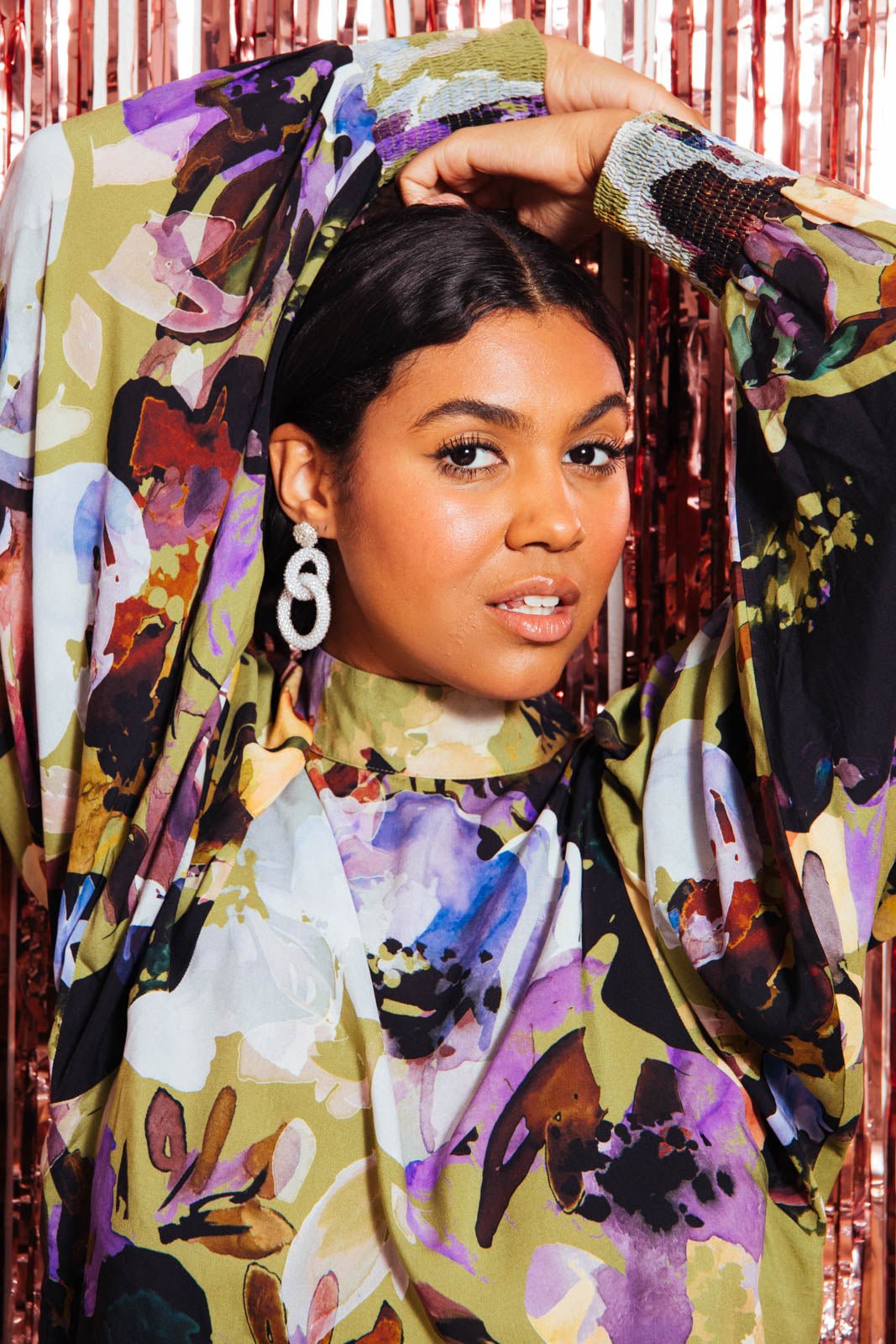 Naisten vihreä paita kukkakuviolla