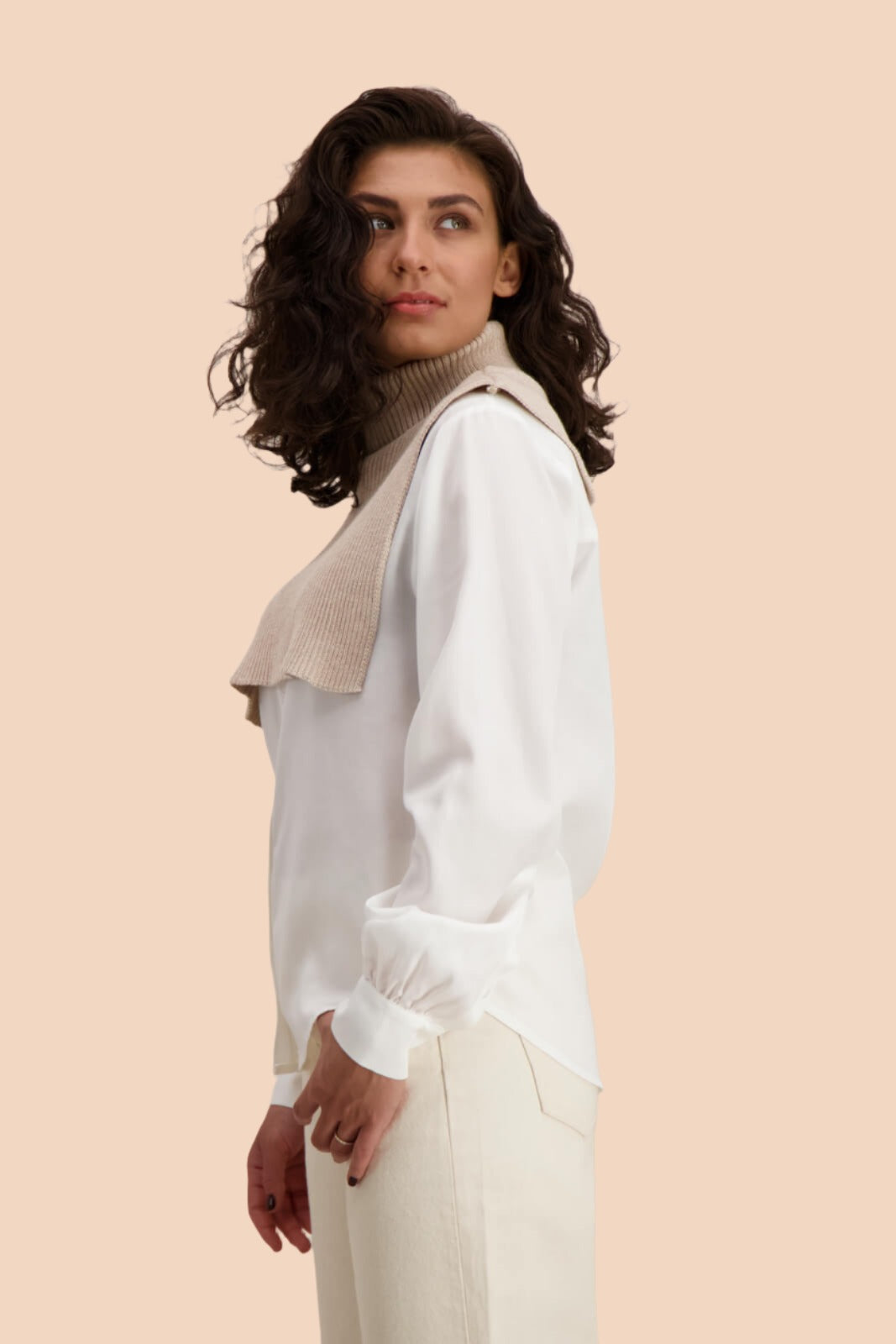 Naisten beige merinovillainen kauluri