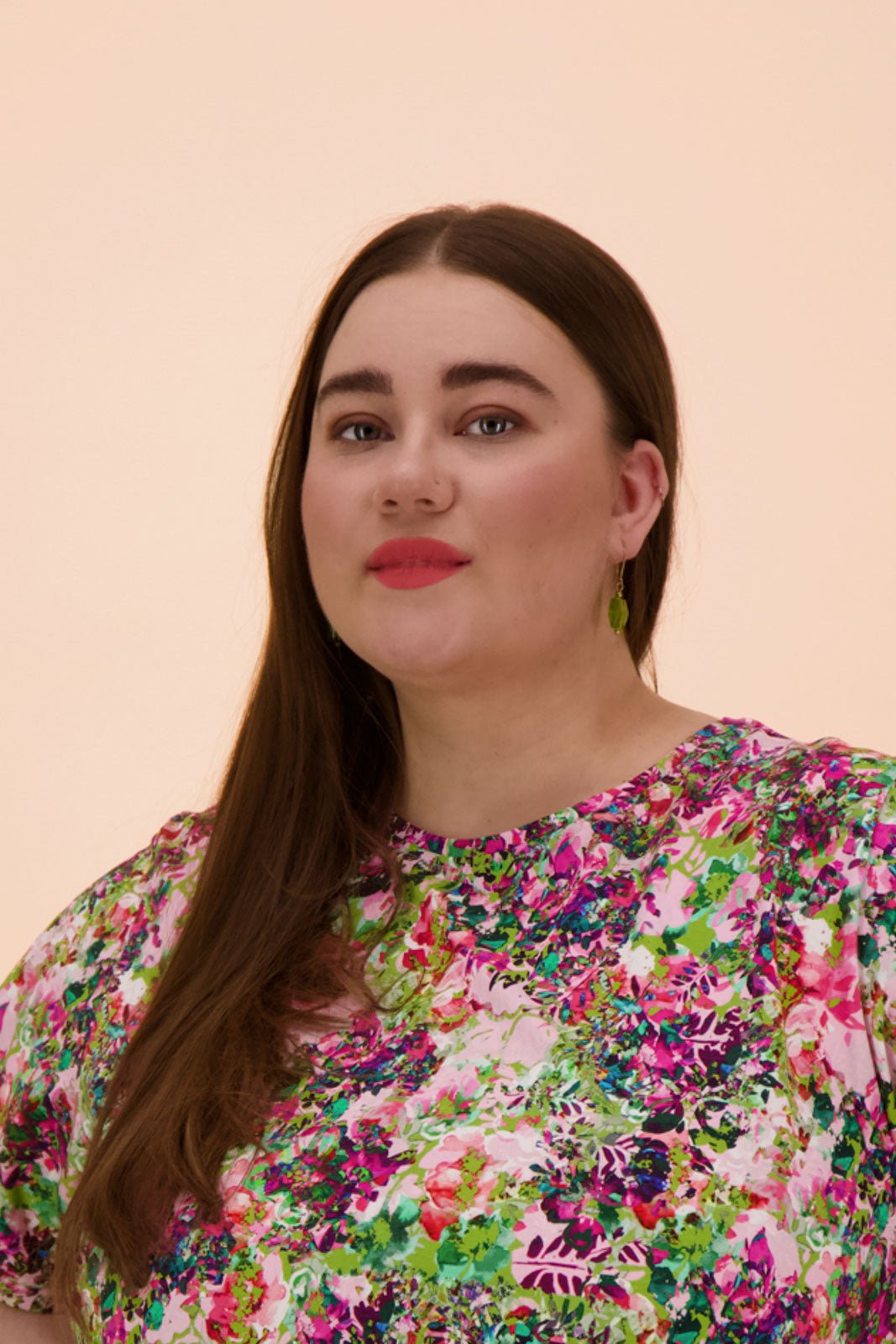 Naisten värikäs puuvillamekko kukkakuviolla