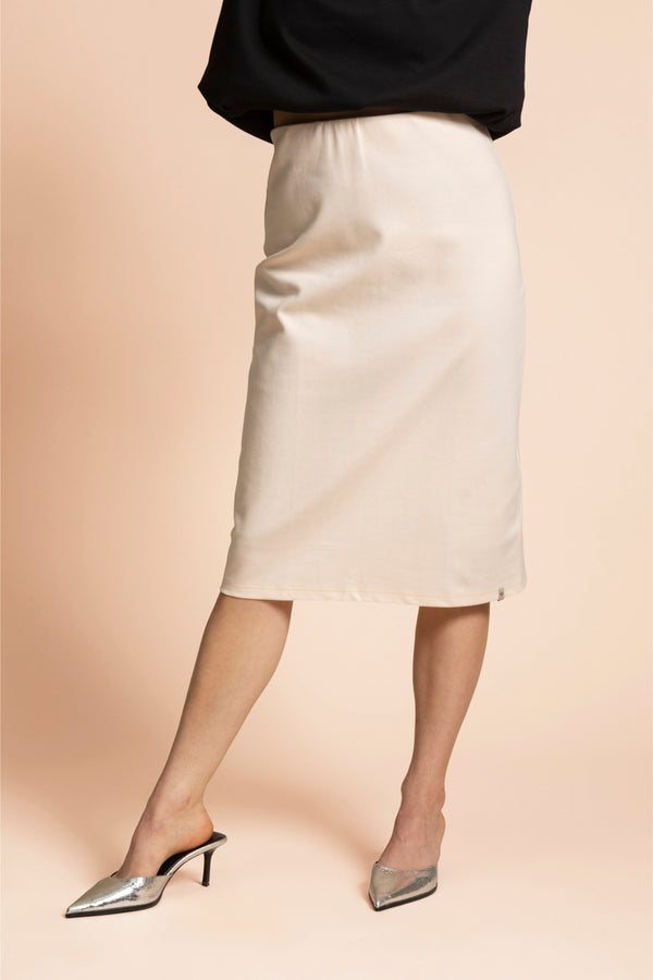 Naisten kermanvalkoinen kynähame | modelheight:162, size:M