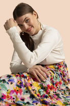 Naisten valkoinen pitkähihainen paita  | modelheight:162, size:M