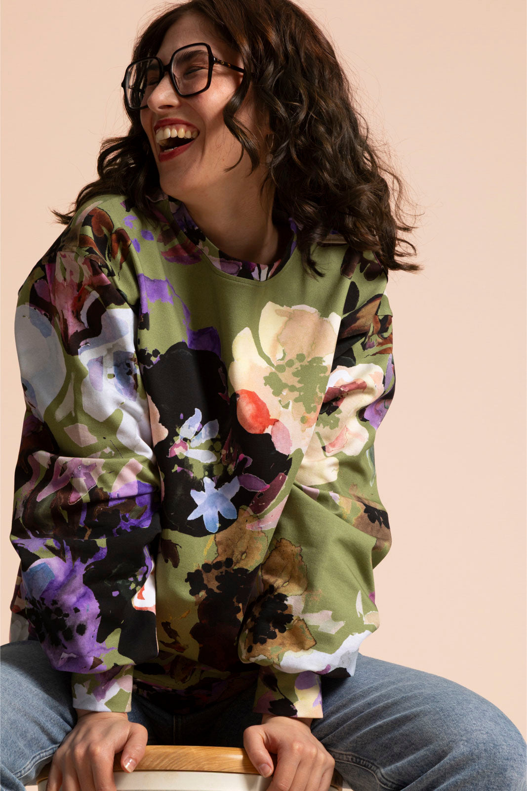 Naisten vihreä collagepaita kukkakuosilla