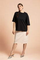 naisten musta oversized t-paita