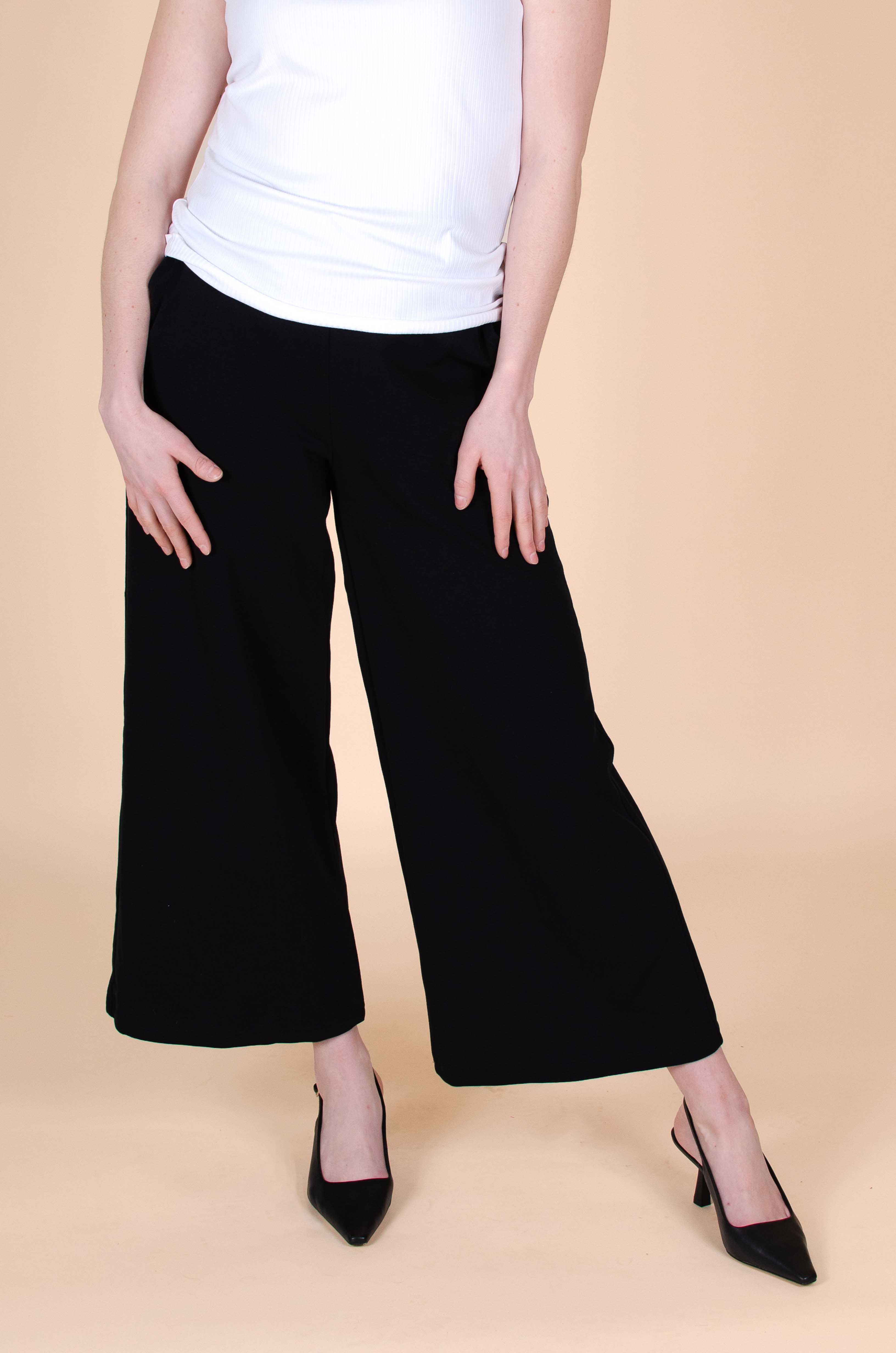 Naisten mustat culottes-housut