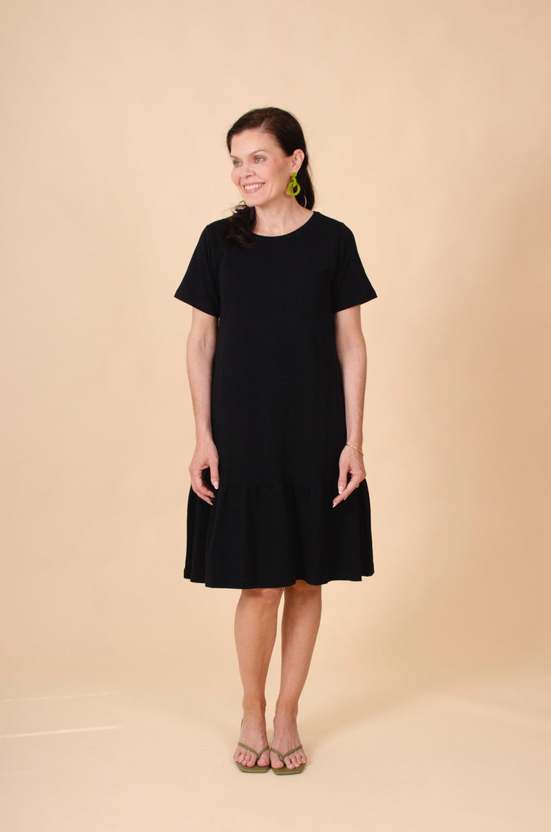 Naisten musta puuvillainen t-paitamekko | modelheight:165, size:XXS