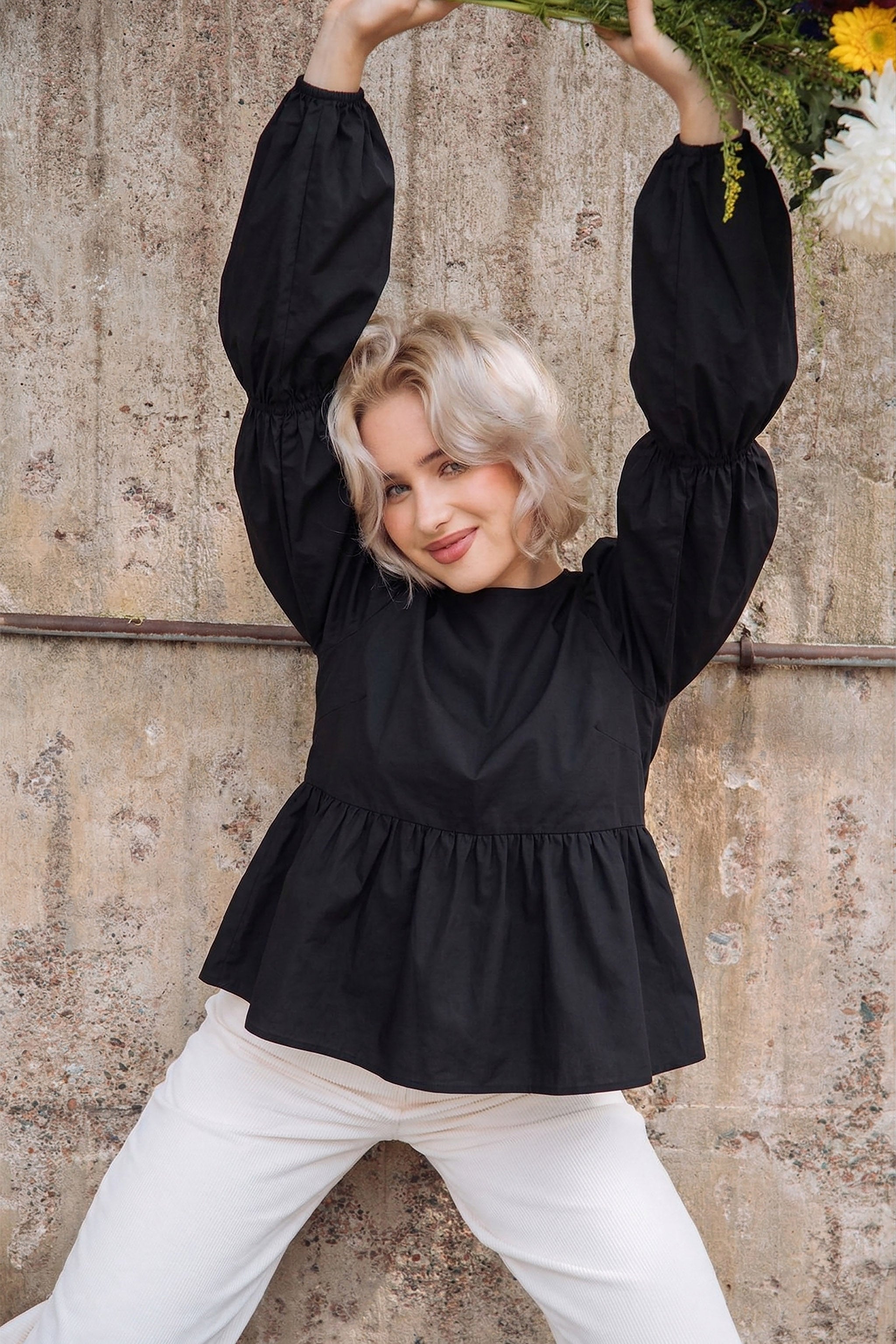 | modelheight:167, size:XS