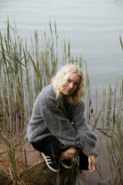 Naisten harmaa alpakka-mohair-neulepaita | modelheight:165, size:XS