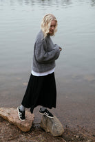 Naisten harmaa alpakka-mohair-neulepaita | modelheight:165, size:XS