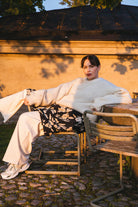 Naisten valkoinen alpakka-mohair-neulepaita | modelheight:166, size:M