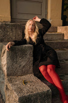 Naisten musta samettinen kietaisumekko