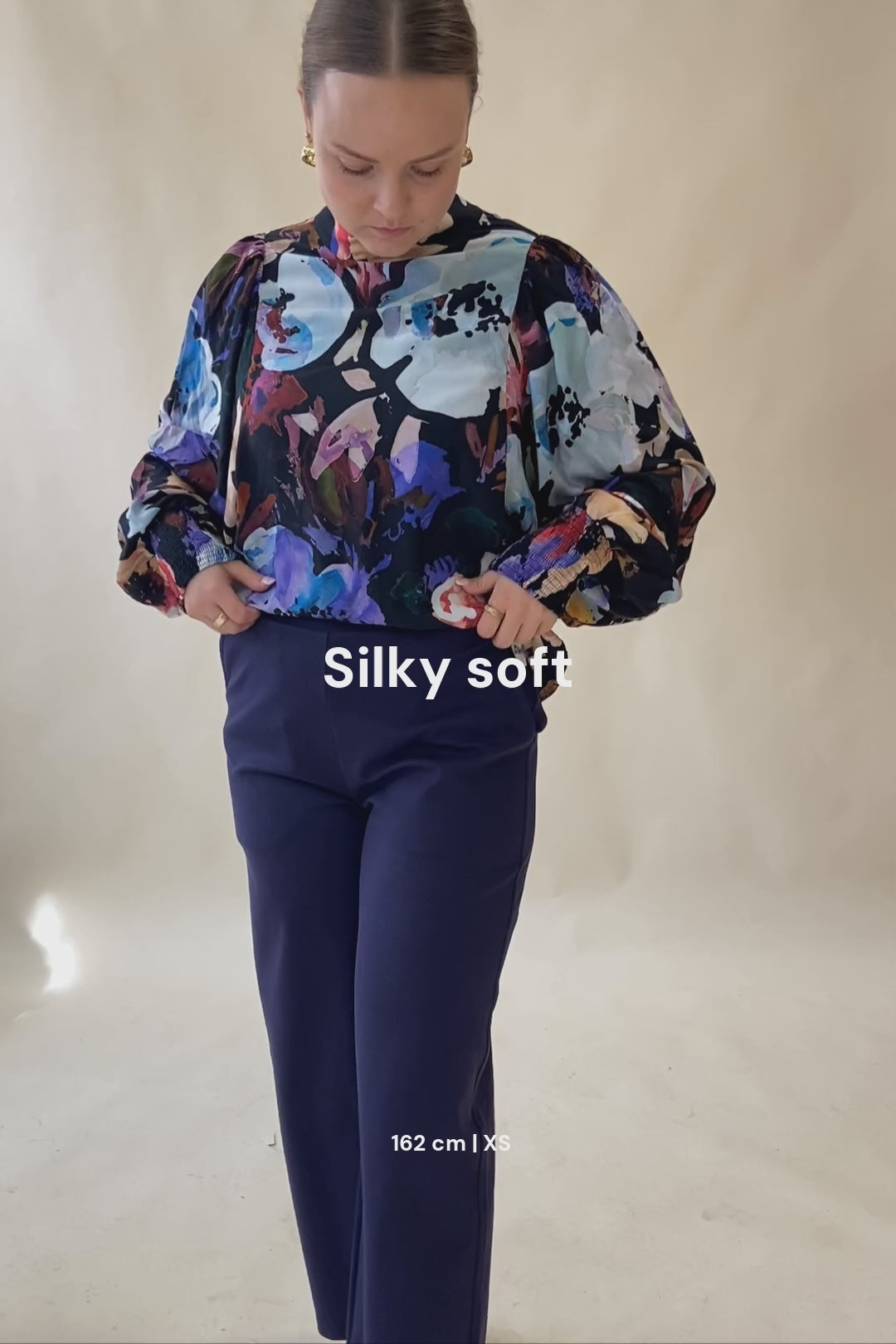 Puff Blouse, Black Anemone – KAIKO